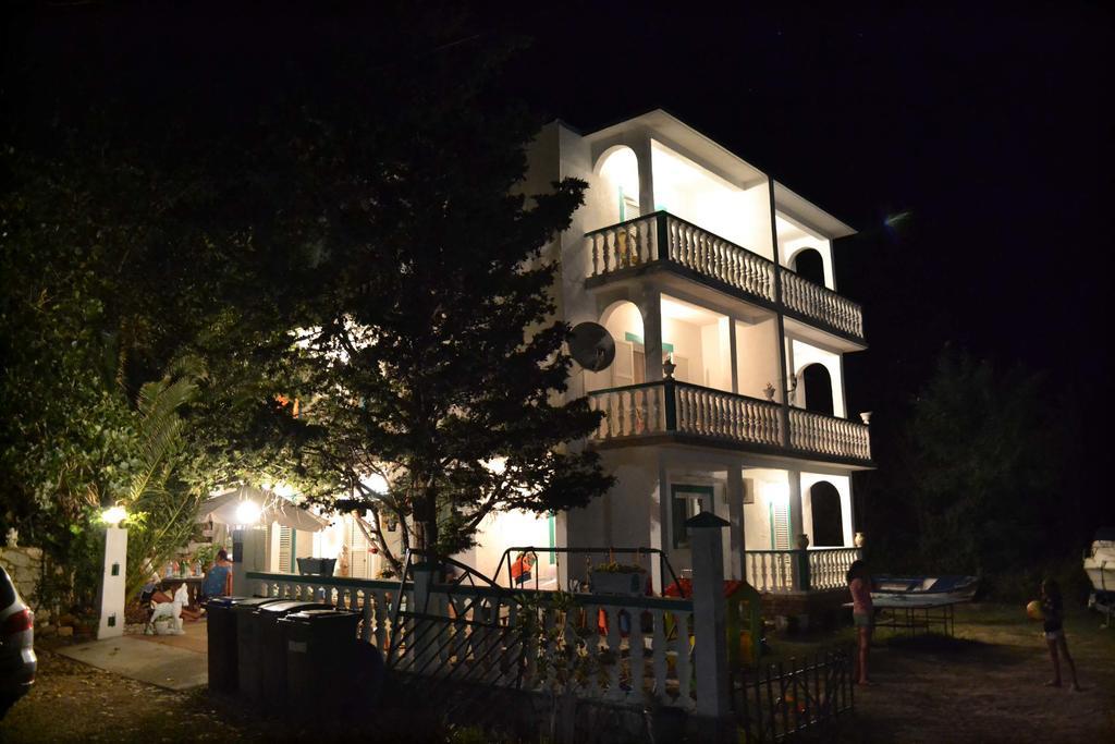 Apartmani Jenny I Tania ロパール エクステリア 写真