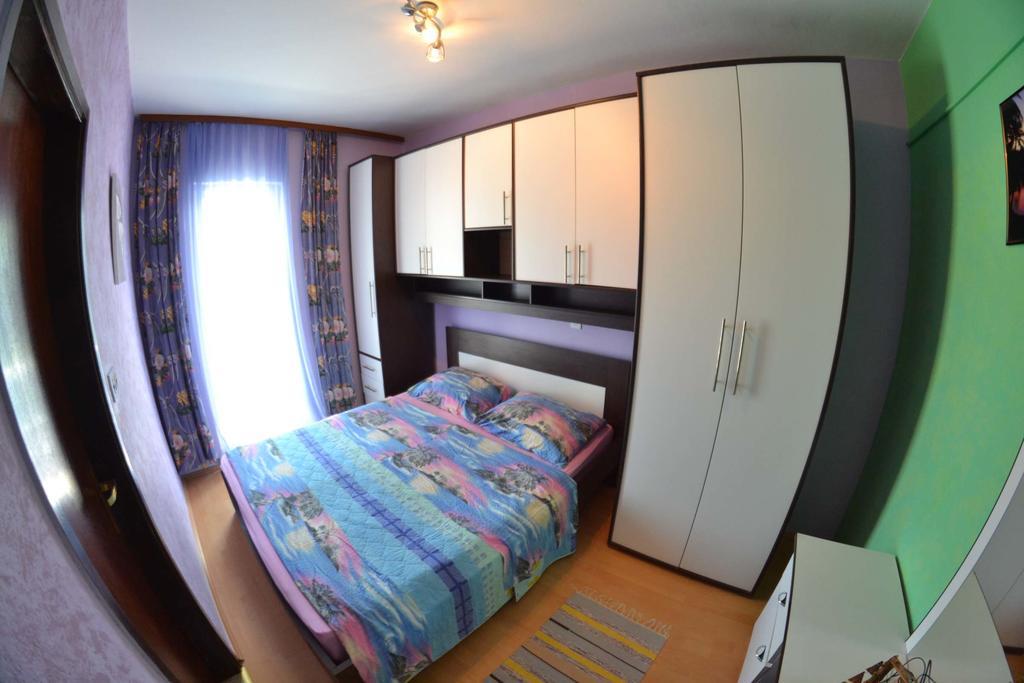 Apartmani Jenny I Tania ロパール エクステリア 写真