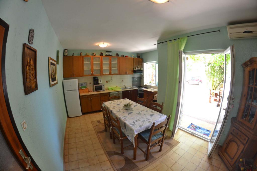 Apartmani Jenny I Tania ロパール エクステリア 写真