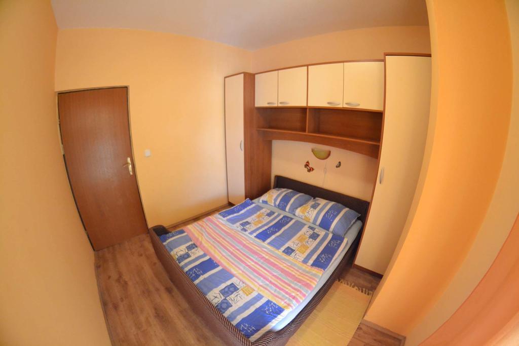 Apartmani Jenny I Tania ロパール エクステリア 写真