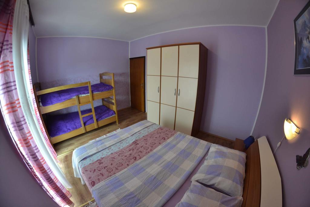 Apartmani Jenny I Tania ロパール エクステリア 写真