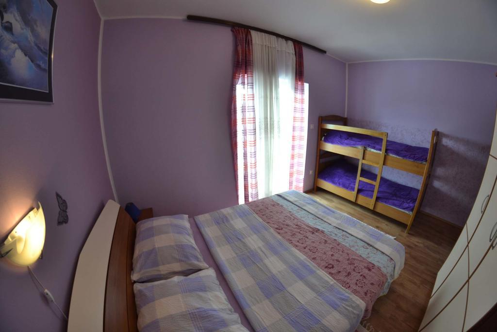 Apartmani Jenny I Tania ロパール エクステリア 写真